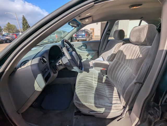 2001 Chevrolet Lumina Base FWD Sedan