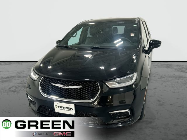 Diamond Black Crystal Pearlcoat 2025 Chrysler Pacifica Minivan Front-Wheel Drive 9-Speed Automatic