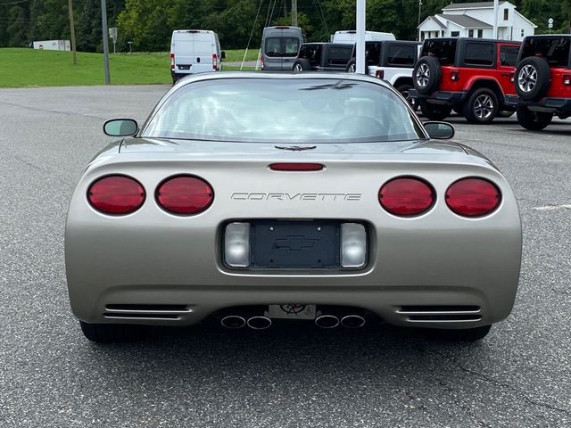 2001 Chevrolet Corvette Base 5