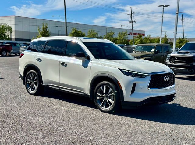 2023 INFINITI QX60 LUXE