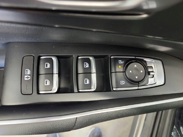 Used 2025 Kia Sorento Hybrid SUV