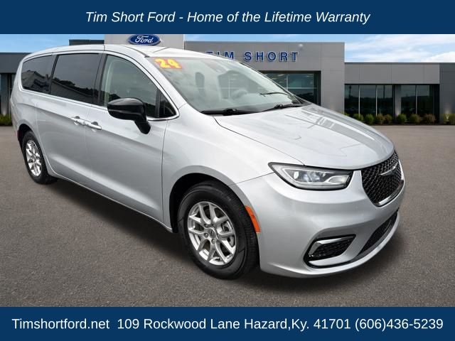 Silver Mist Clearcoat 2024 Chrysler Pacifica Minivan Front-Wheel Drive 9-Speed Automatic
