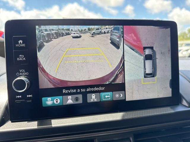 View vehicle photo 5