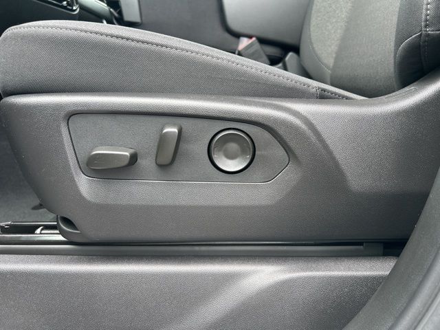 2025 Chevrolet Silverado 1500 LT photo