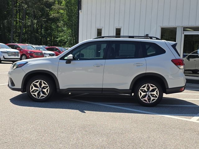 2023 Subaru Forester Premium:B02302