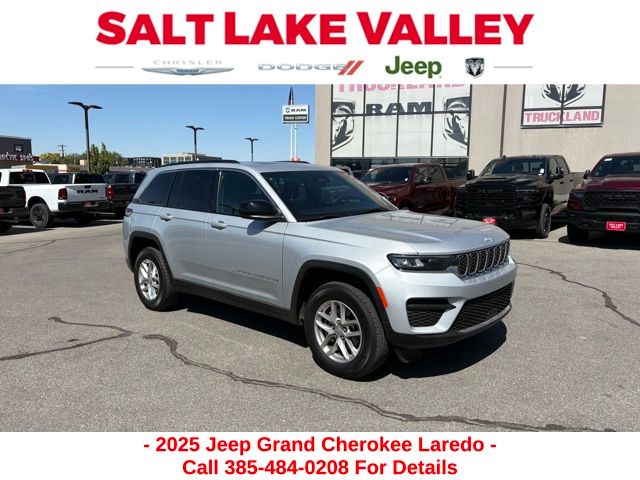 2025 Jeep Grand Cherokee Laredo 4WD