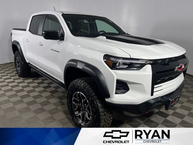 Summit White 2025 Chevrolet Colorado ZR2 Crew Cab 4WD Pickup Truck Four-Wheel Drive 8-Speed Automatic