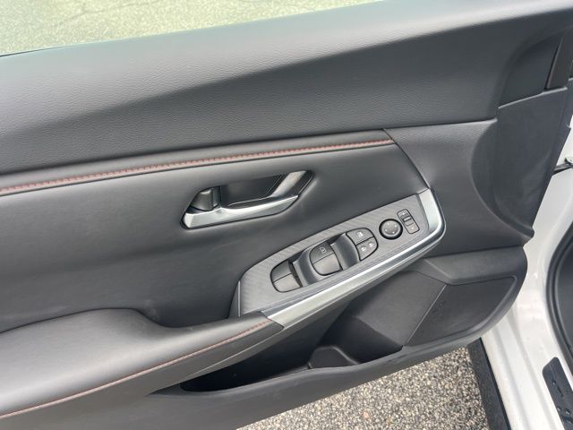 New 2025 White Nissan SR image 6