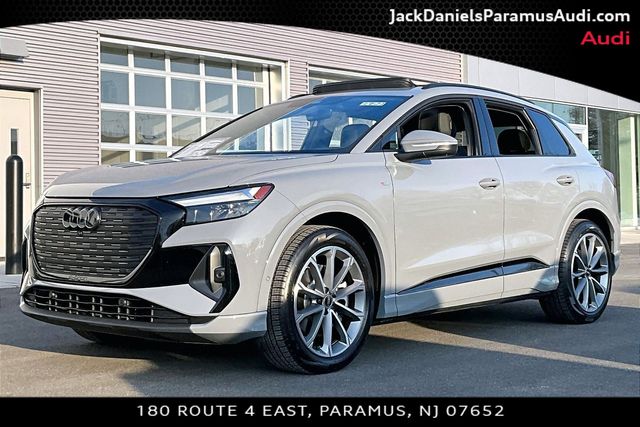 2026 Audi Q4 e-tron quattro Premium Plus 55