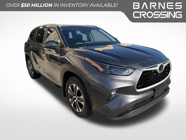 2023 Toyota Highlander XLE FWD