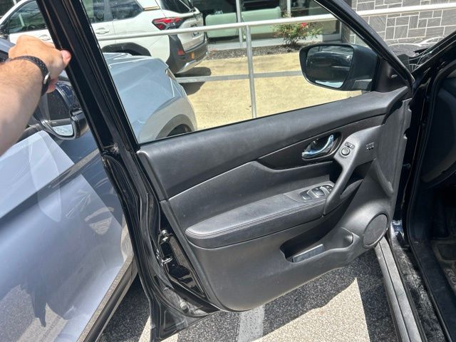 2019 Nissan Rogue SV Black at Bob Ruth Ford