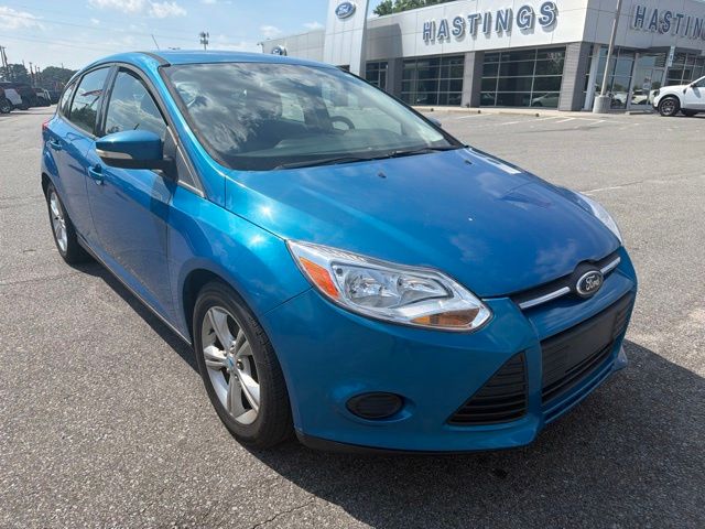 Blue Candy Metallic 2013 Ford Focus SE Hatchback Hatchback Front-Wheel Drive 6-Speed Automatic