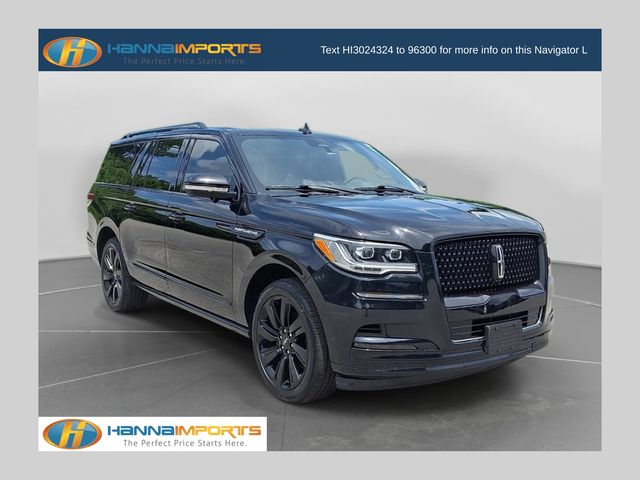 Infinite Black Metallic Clearcoat 2022 Lincoln Navigator SUV / Crossover Four-Wheel Drive Automatic