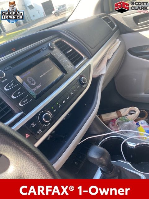 2017 Toyota Highlander LE