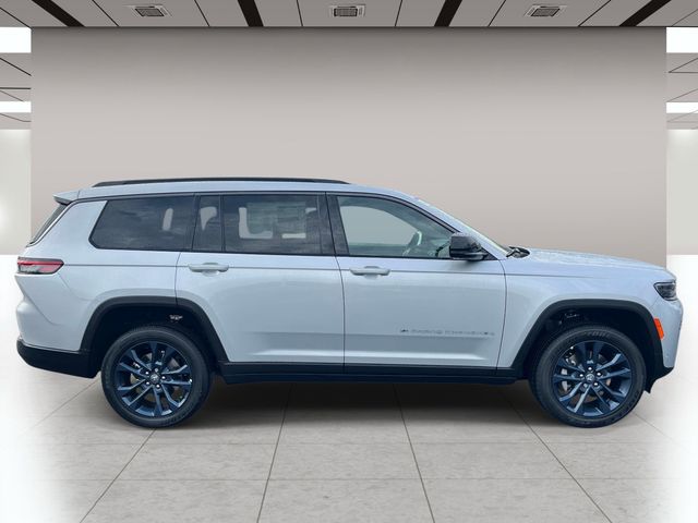 New 2026 Silver Jeep Limited image 2