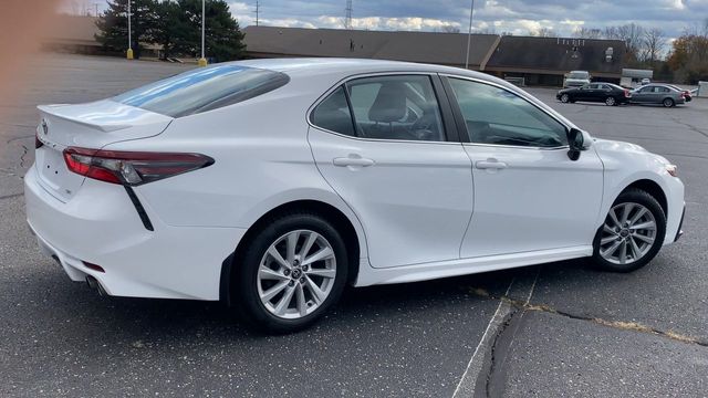 2022 Toyota Camry SE 8