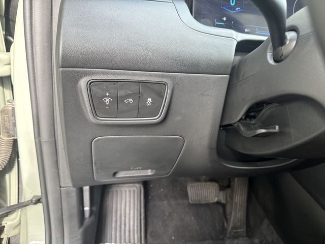 Used 2024 Green Hyundai SEL image 25