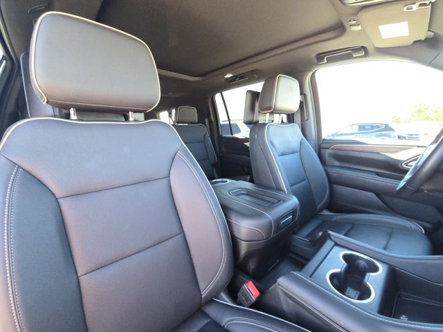 2023 Chevrolet Suburban Premier:C02421