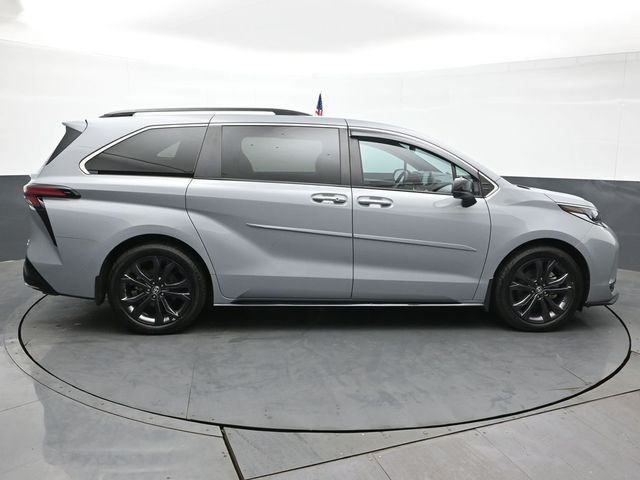 2023 Toyota Sienna XSE 8