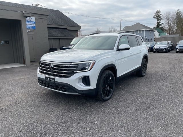 Opal White Pearl 2026 Volkswagen Atlas SE 4Motion with Technology SUV / Crossover All-Wheel Drive 8-Speed Automatic