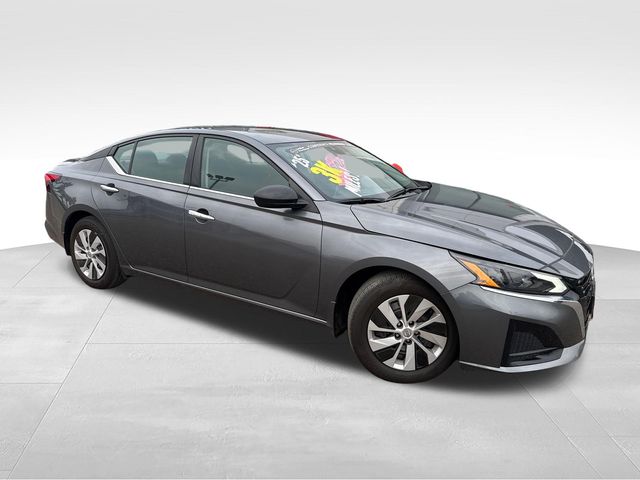 Gray (Gun Metallic) 2025 Nissan Altima Sedan Front-Wheel Drive Continuously Variable Transmission