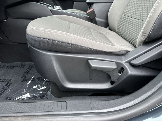 Used 2022 Blue Ford SE image 16