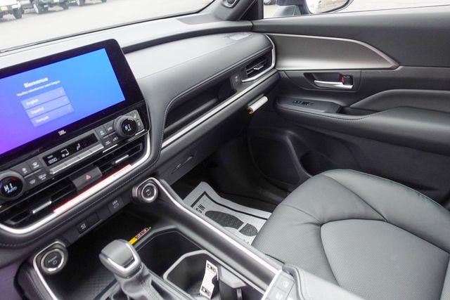 new 2026 Toyota Grand Highlander Hybrid car