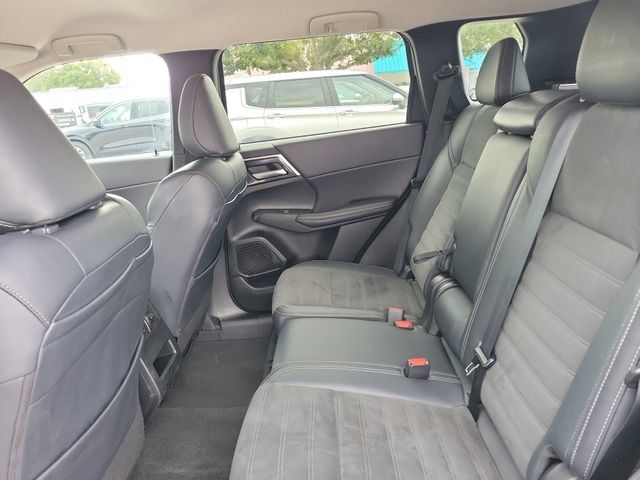 2024 Mitsubishi Outlander SE - Photo 12