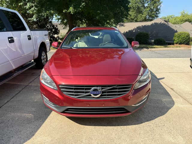Used 2017 Red Volvo T5 Premier image 16