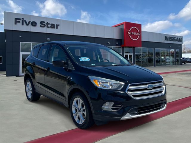 Shadow Black 2017 Ford Escape SE FWD SUV / Crossover Front-Wheel Drive 6-Speed Automatic