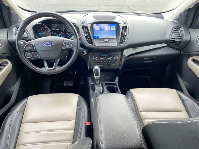 2019 Ford Escape SEL 19