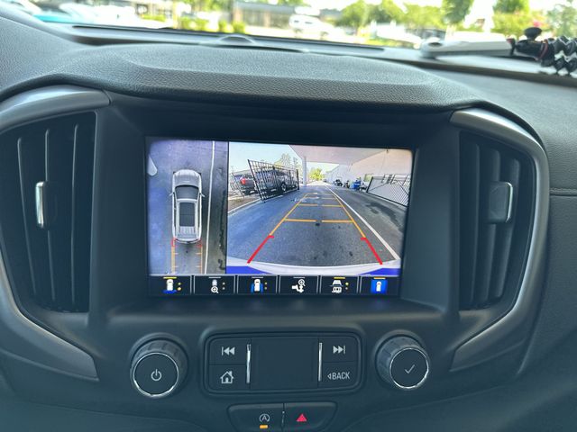 Used 2022 White GMC AT4 image 18