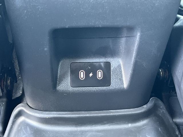 Used 2025 White Hyundai SEL Convenience image 39