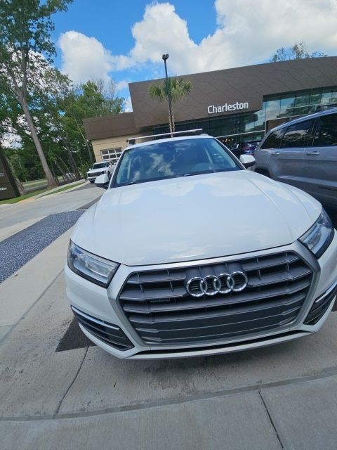 2018 Audi Q5 2.0T quattro S tronic Premium's photo