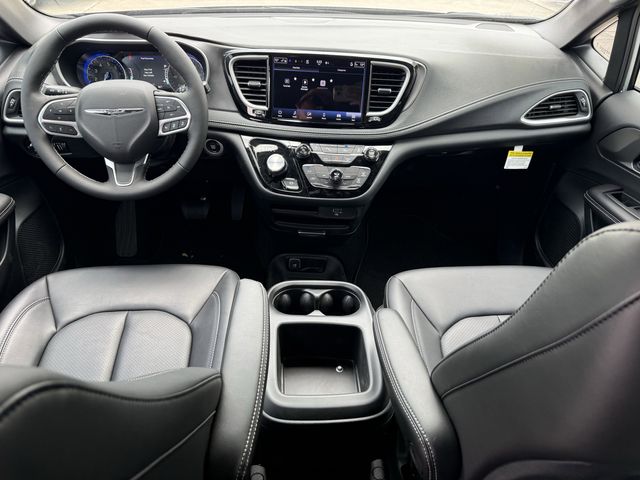 2026 Chrysler Pacifica Select - 8