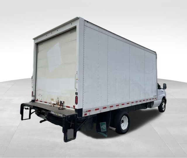 2021 Ford E-350SD photo