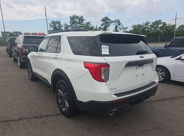 2023 White Metallic Ford Explorer XLT 4X4 SUV