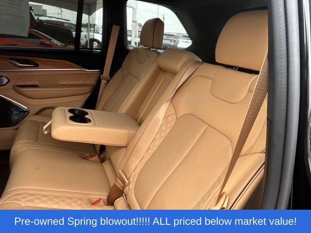 Used 2022 Diamond Black Jeep Summit Reserve image 18