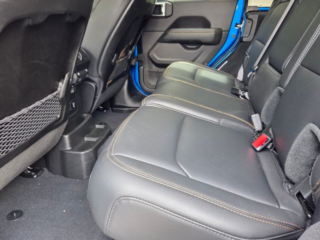 Used 2025 Blue Jeep Sahara image 12