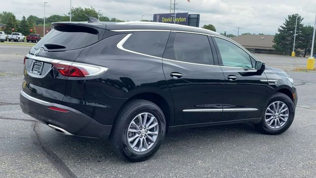 2023 Buick Enclave Essence 8