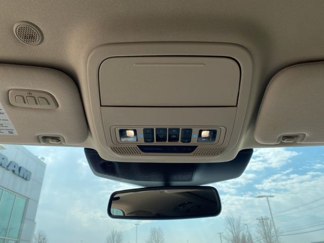 2020 Ford Explorer Limited - White Metallic exterior view 15