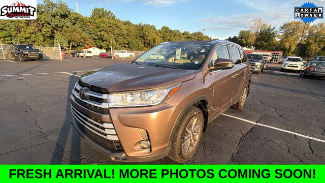 Toasted Walnut Pearl 2019 Toyota Highlander SUV / Crossover All-Wheel Drive 8-Speed Automatic
