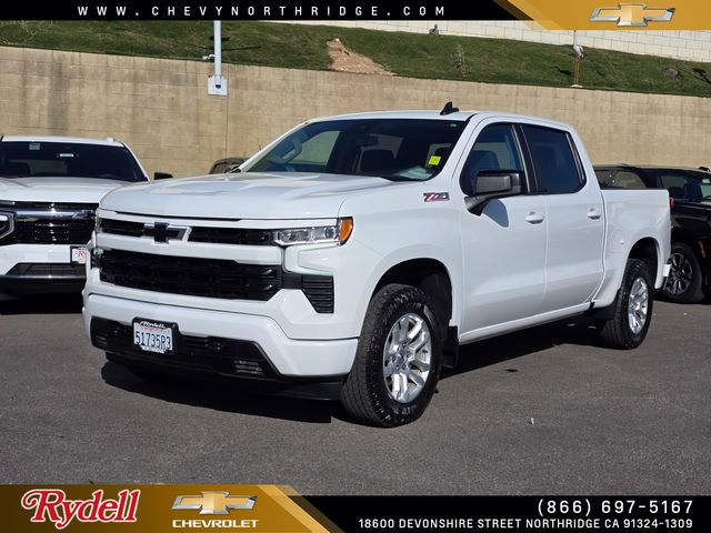 Summit White 2022 Chevrolet Silverado 1500 RST Crew Cab 4WD Pickup Truck Four-Wheel Drive Automatic