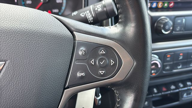 Used 2022 Black Chevrolet Z71 image 23