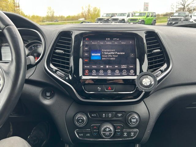 2019 Granite Crystal Metallic Clearcoat Jeep Cherokee Limited 4X4 SUV