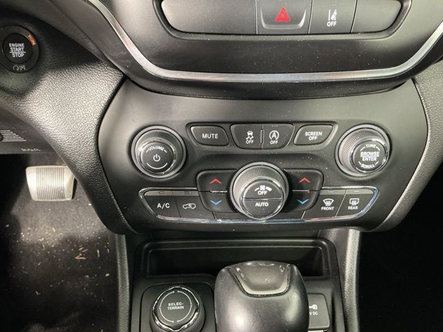 used 2022 Jeep Cherokee car, priced at $18,879