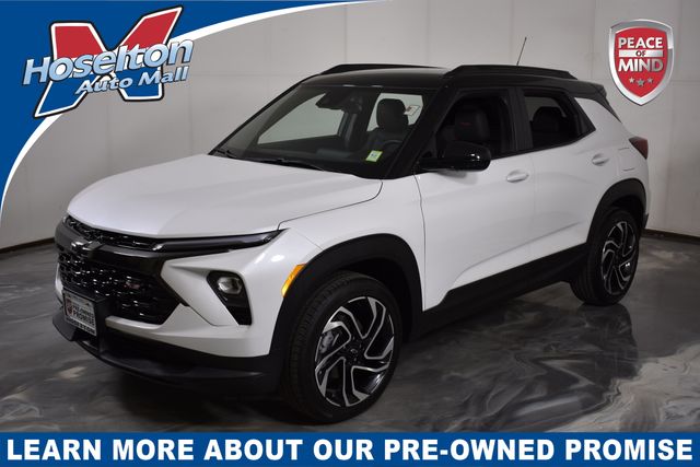 White (Iridescent Pearl Tricoat) 2024 Chevrolet Trailblazer SUV / Crossover Four-Wheel Drive 9-Speed Automatic