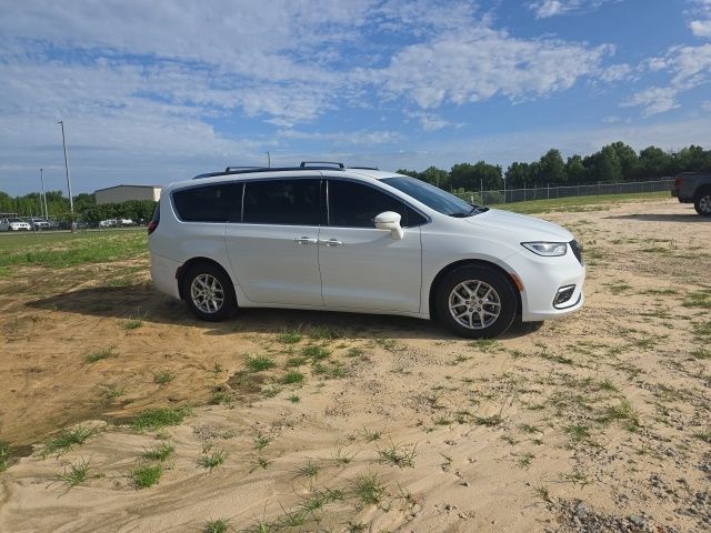 Used 2021 White Chrysler Touring L image 11