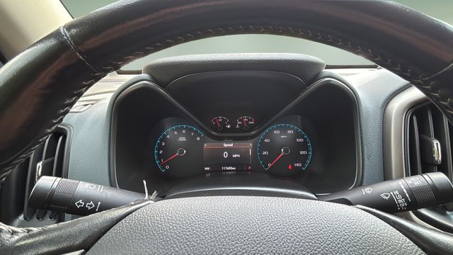 Used 2022 Gray Chevrolet Z71 image 15
