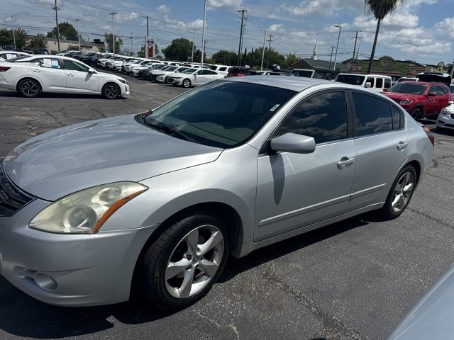 2011 Brilliant Silver Metallic Nissan Altima 2.5 FWD Sedan